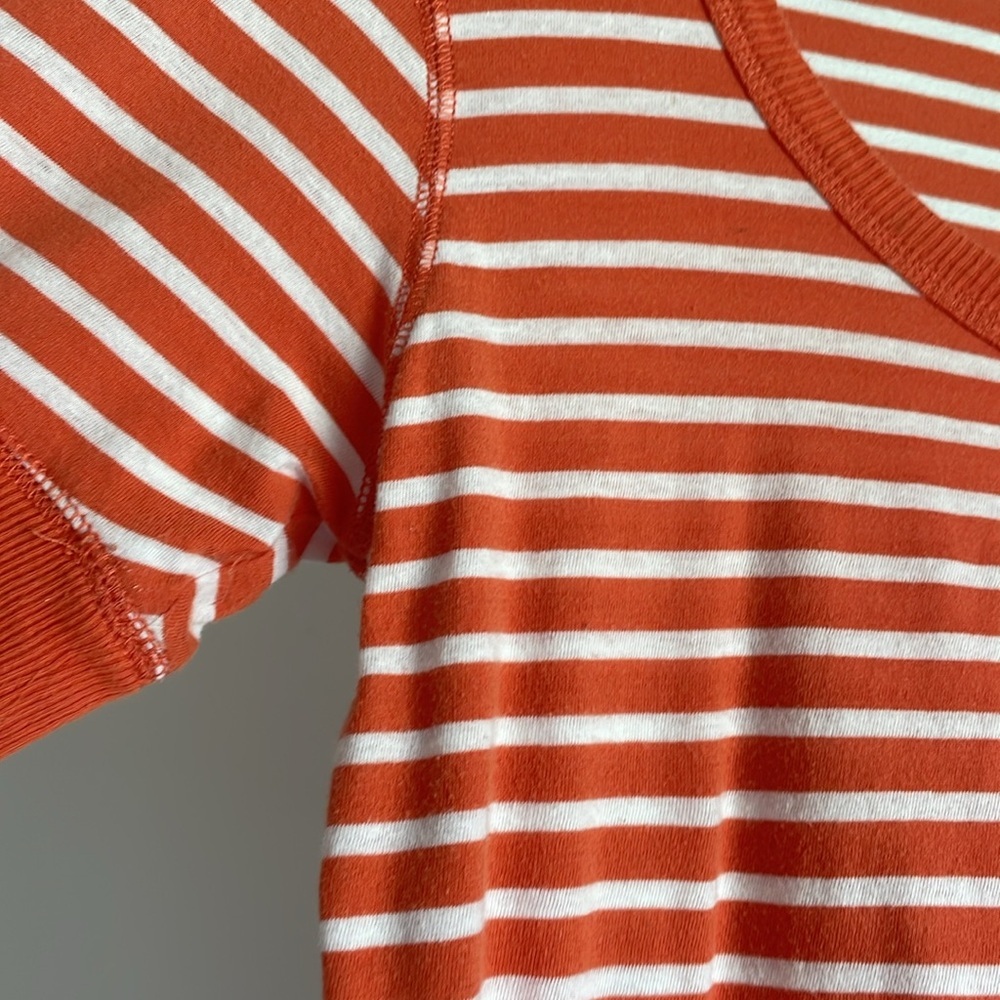 Derek Heart Woman's Top- size large - Picture 3 of 4